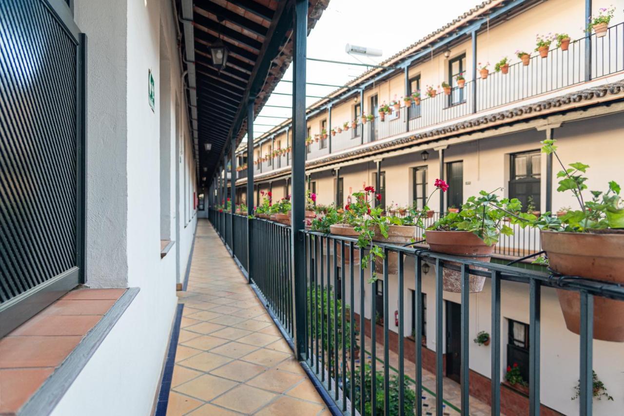 Hoteles Del Sur Sevilla Bagian luar foto