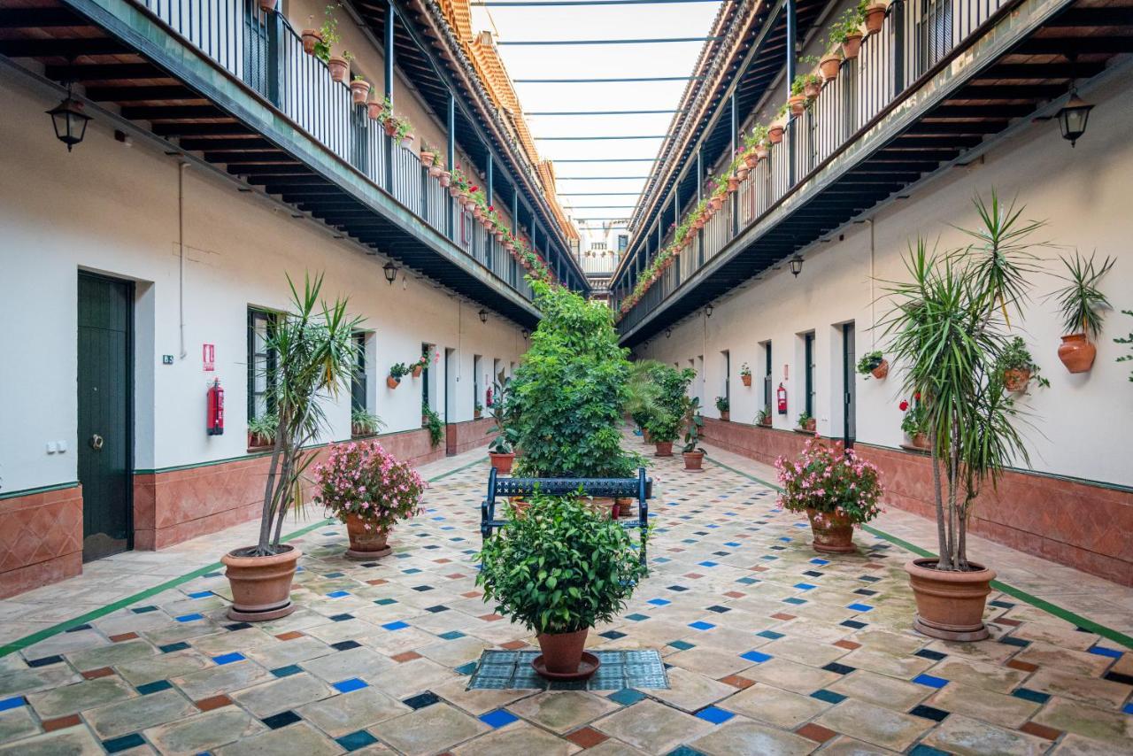 Hoteles Del Sur Sevilla Bagian luar foto