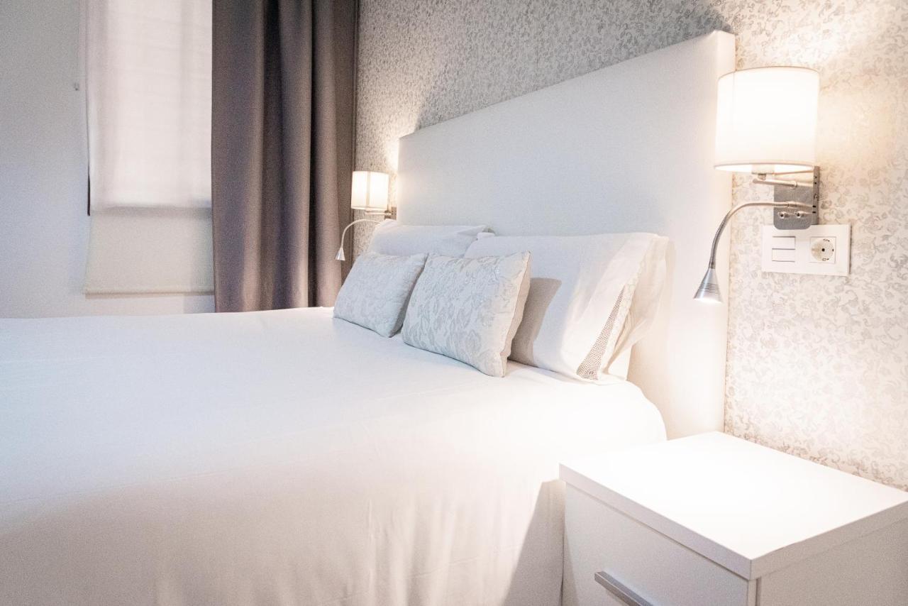 Hoteles Del Sur Sevilla Bagian luar foto