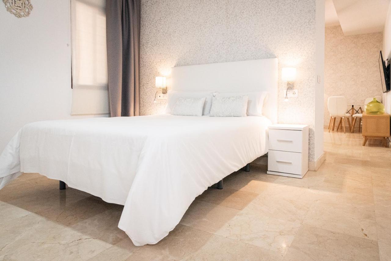 Hoteles Del Sur Sevilla Bagian luar foto