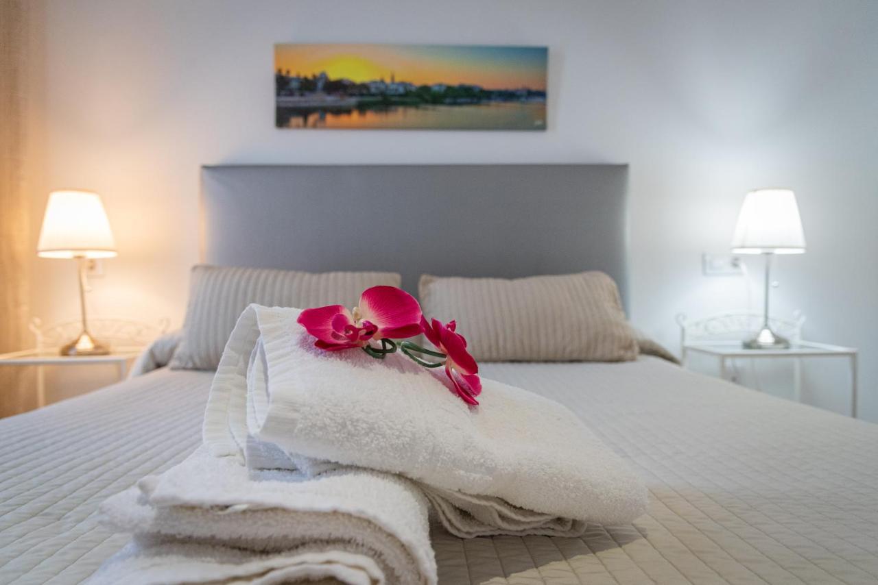 Hoteles Del Sur Sevilla Bagian luar foto