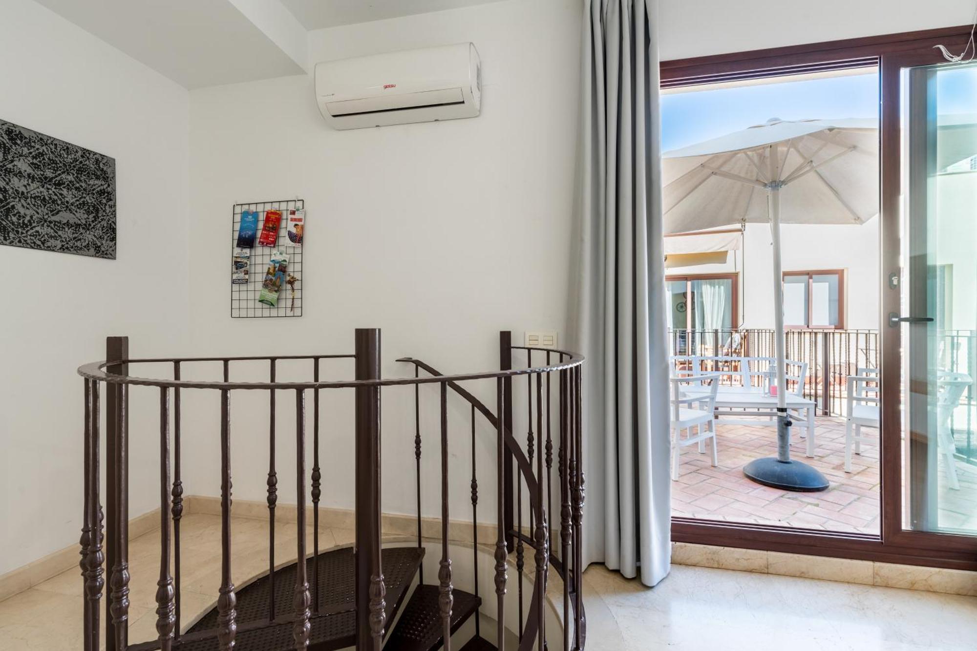 Hoteles Del Sur Sevilla Bagian luar foto